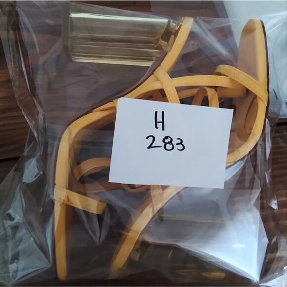 🎀2/$25🎀[H238] Zara Trafaluc Strappy Heels Women’s Yellow Spring Sandals - Picture 7 of 7